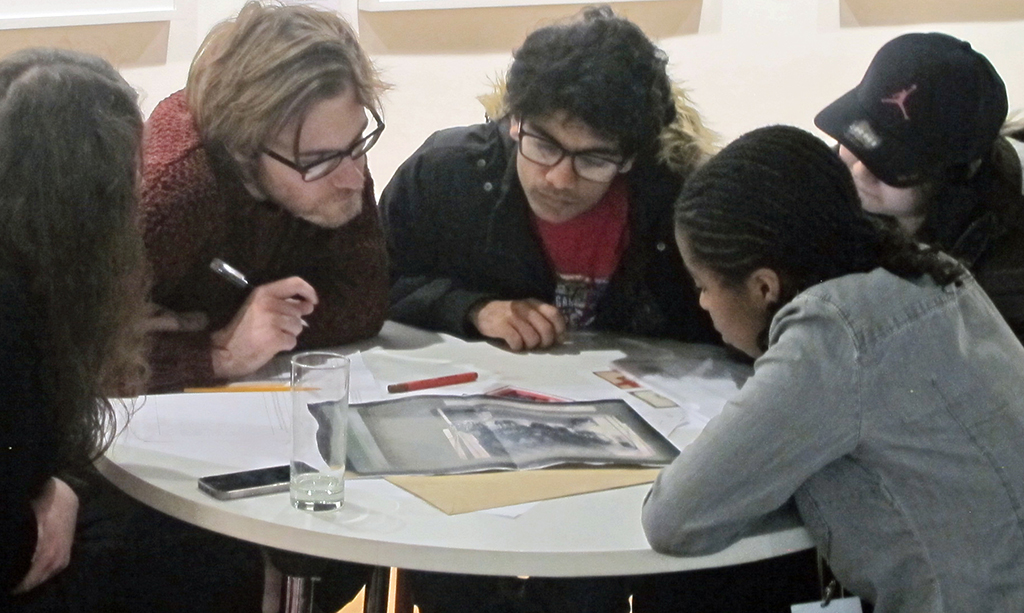 Image 3: From the left, James Barlow, Aditya Pande, Chupei Zang and Olivia Springer in a workshop led by Professor Alison Fell © Impressions Gallery