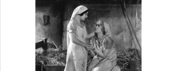 June Walker and Anita Page in “War Nurse” (1930). Credit: http://classicmoviestills.com/