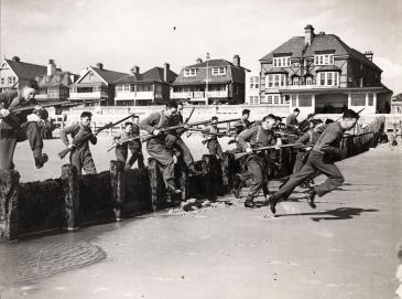 Soldiers training on Bognor Regis beach, 1939;  Frank L'Alouette Collection, by kind permission of Jeanette Hickman, Collection now at West Sussex Record Office (ref. L’ALOUETTE/A/1/2/43)